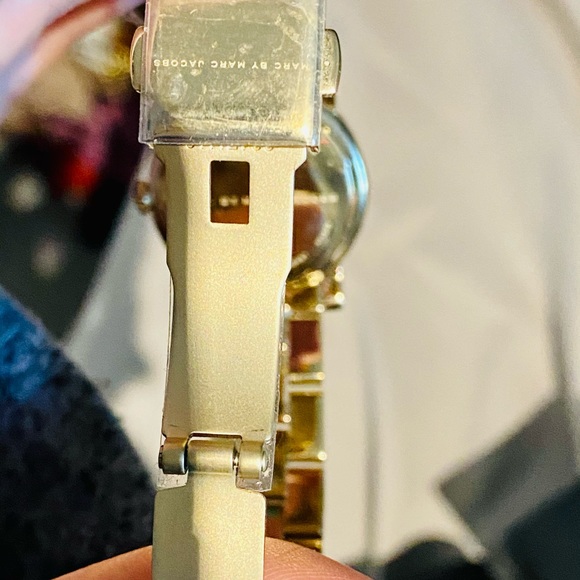 NWT Marc by Marc Jacobs Gold tone watch - Picture 5 of 9